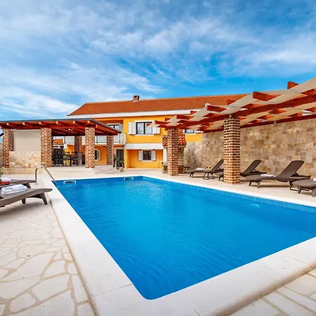 3 Bedroom Gorgeous In
