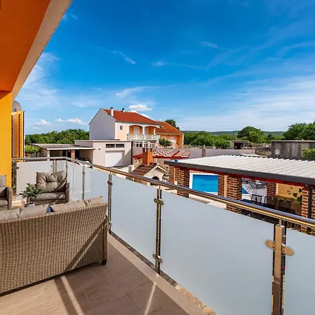 Ferienhaus 3 Bedroom Gorgeous In Pridraga