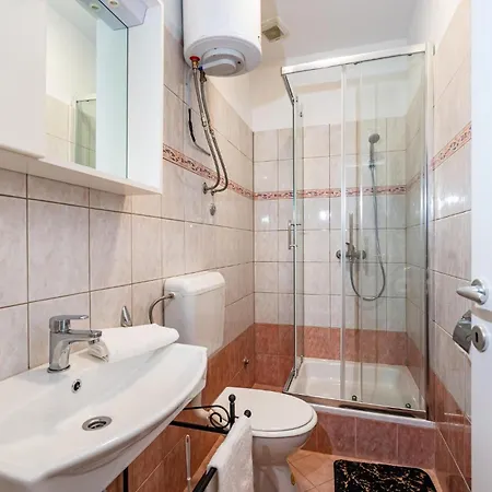 3 Bedroom Gorgeous In Pridraga