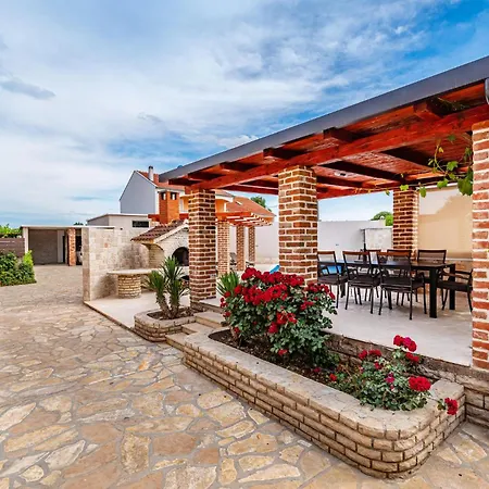 3 Bedroom Gorgeous In *