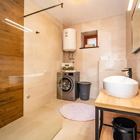 Nice Home In Pridraga Pridraga