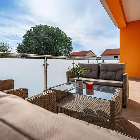 Nice Home In Pridraga 펜션 *